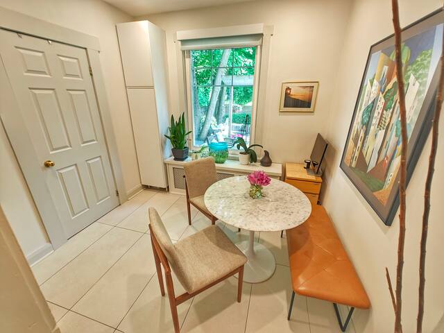 Charming Urban Retreat Midtown gallery image 3