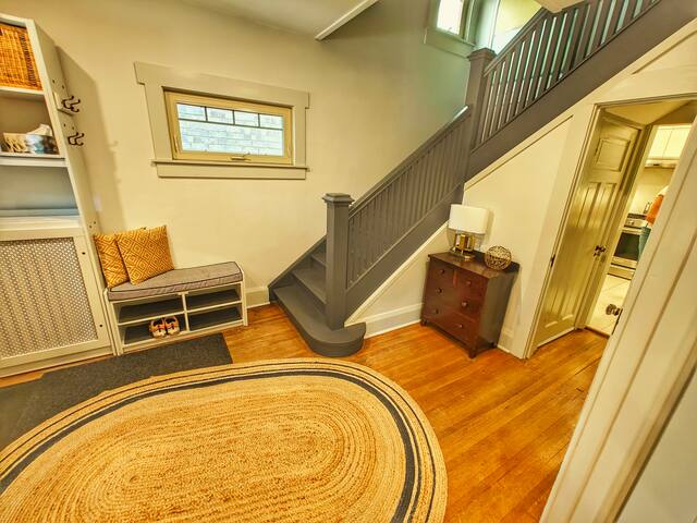 Charming Urban Retreat Midtown gallery image 4