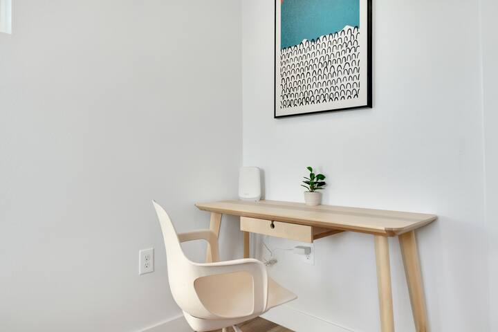 Stylish MidCity Home Near USC gallery image 5