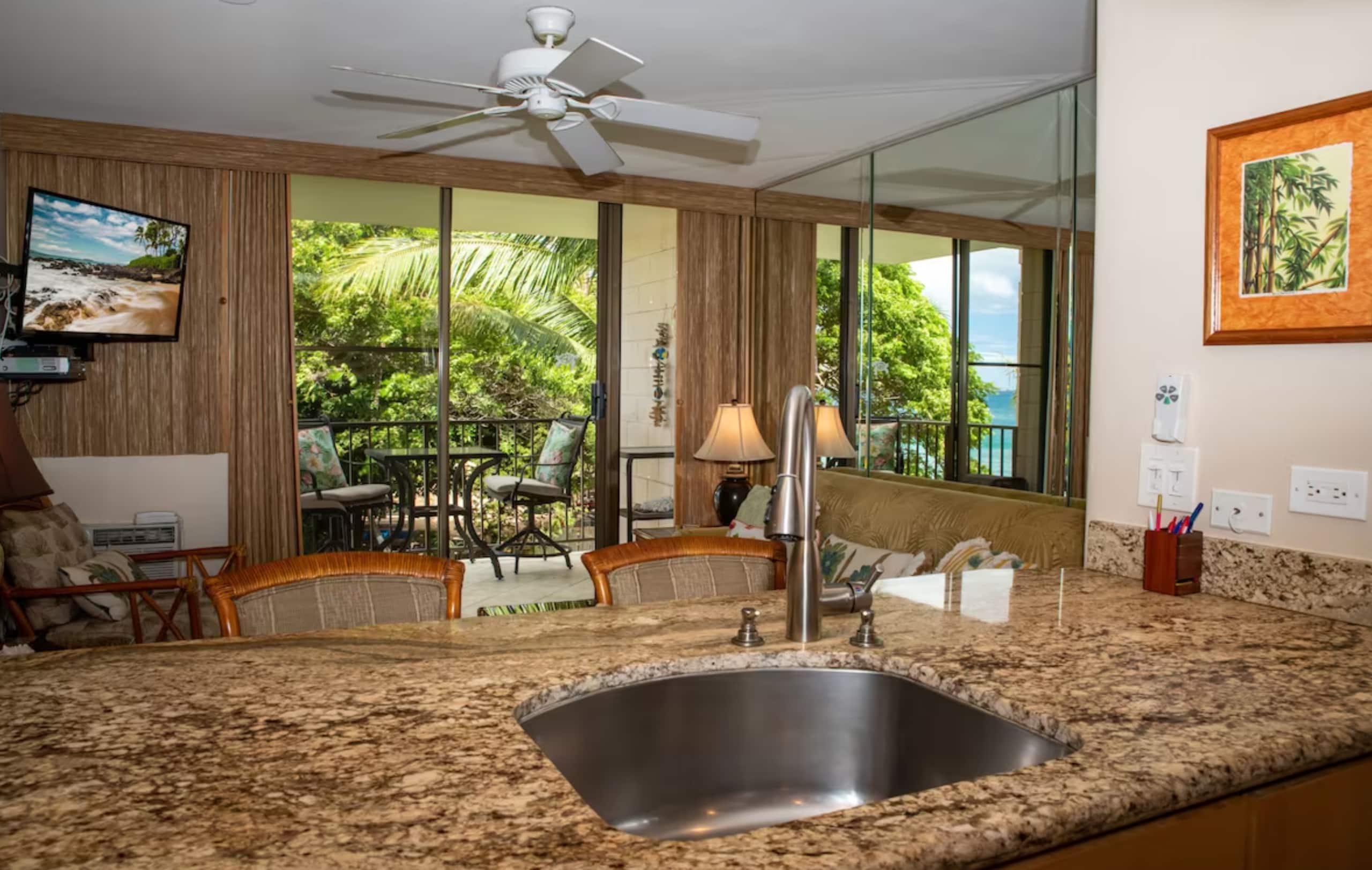 Condo in Kihei · ★4.91 · 1 bedroom · 2 beds · 1 private bath - Image 7
