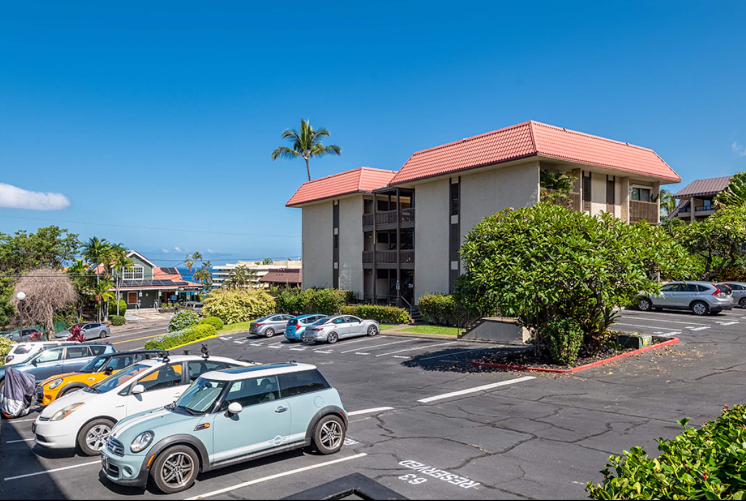 Condo in Kailua-Kona · ★4.84 · 1 bedroom · 2 beds · 1 private bath - Image 20