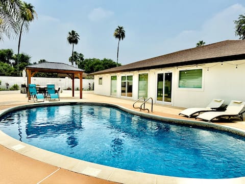 3 BR Pool & Game-Room Home Near Airport & Mall