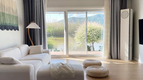 Stay Minchine_Private Private House_Dog_Seoraksan Mountain, Ulsanbawi View_Spacious Yard_Gamseong Annex Living for a month