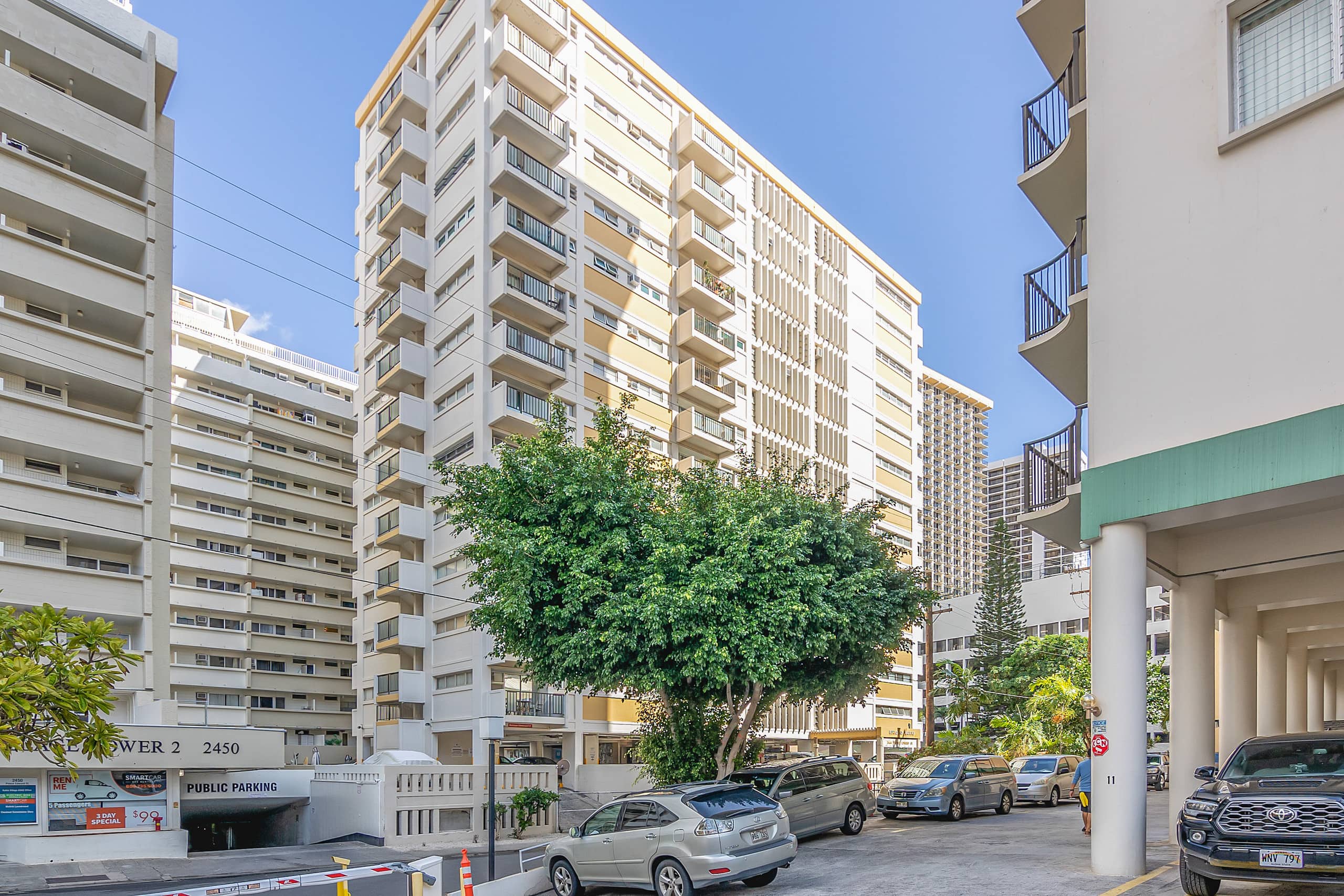 Condo in Honolulu · ★4.83 · 2 bedrooms · 3 beds · 2 private baths - Image 65