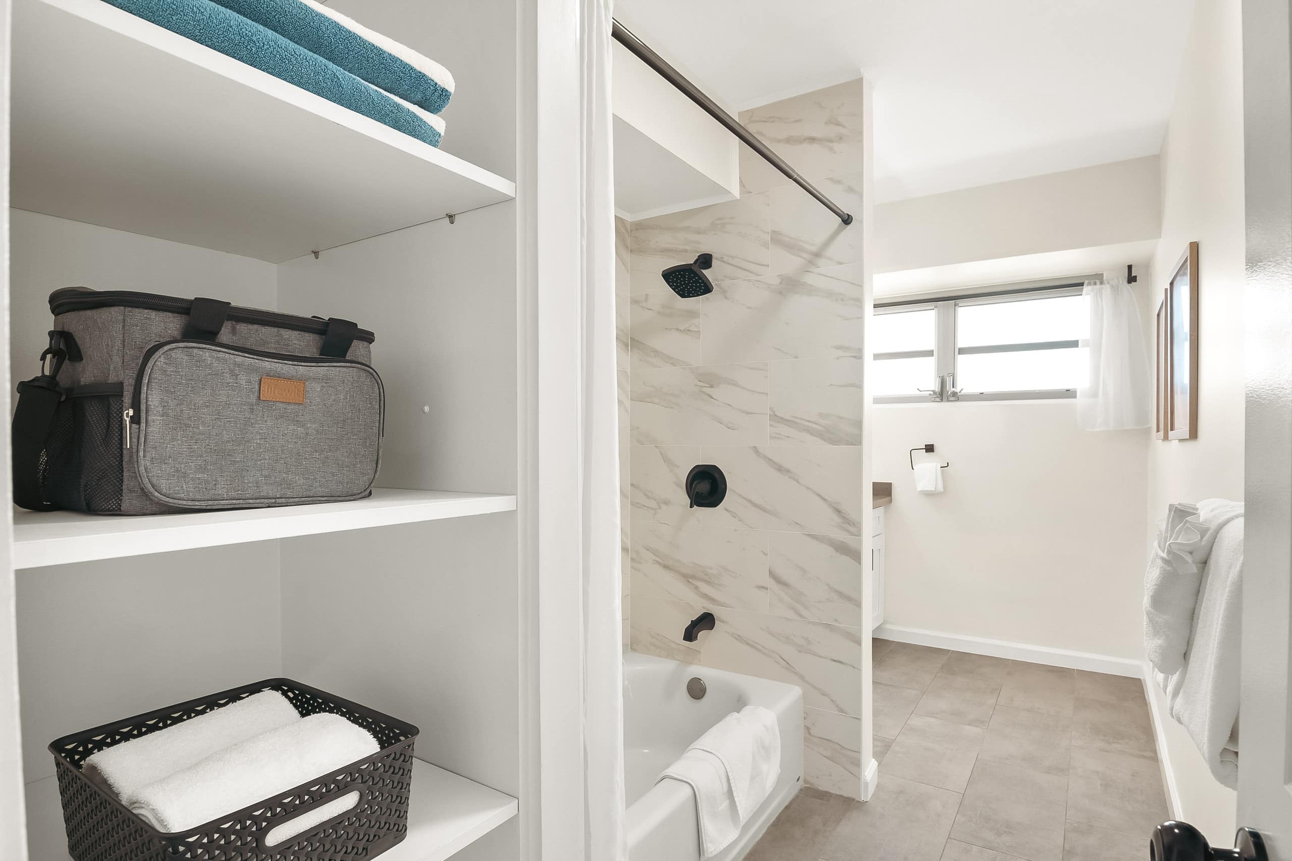 Condo in Honolulu · ★4.83 · 2 bedrooms · 3 beds · 2 private baths - Image 39