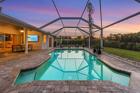 Waterview! 5 bdrms! 10 minutes to Fort Myers Beach