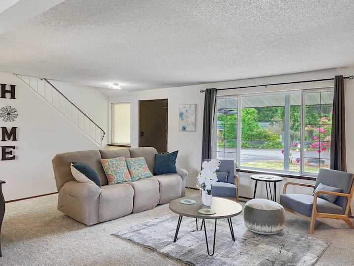 Family-friendly Getaway:game Room, Fire Pit, Rv Pk - Port Orchard, WA