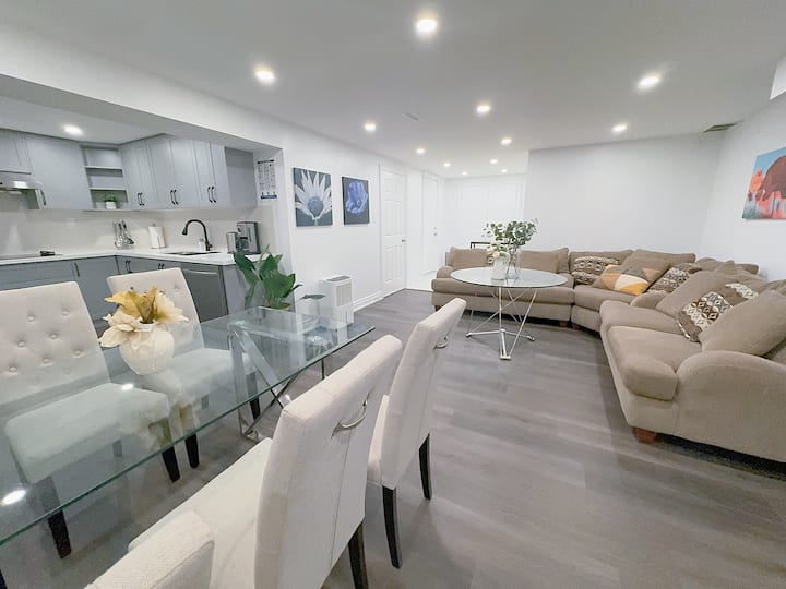 Teseo Richmond Hill Fancy 3br 2wr 2parking For 6 - Markham