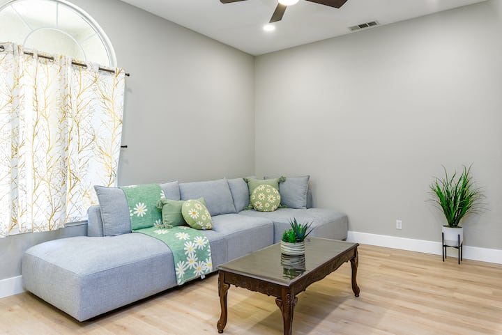 Charming 3q Home W/gourmet Backyard In Elk Grove - Elk Grove, CA