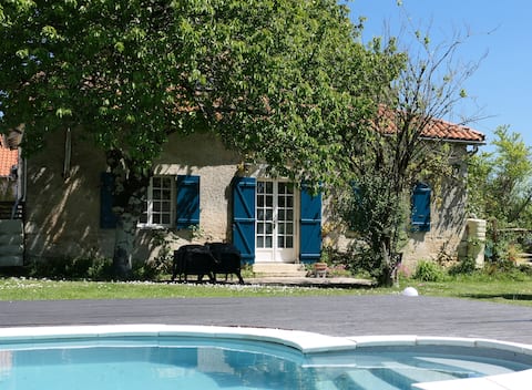 Spacious family gîte (6p) with pool & garden|Dordogne