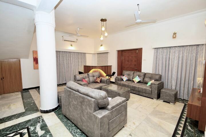 Living room image 2
