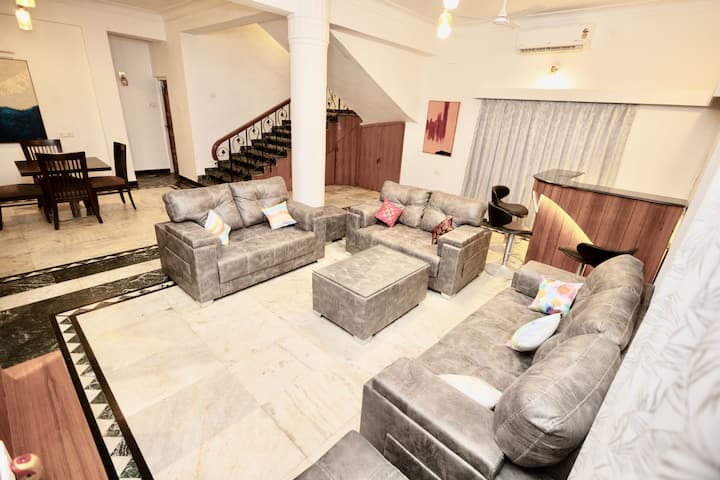 Living room image 5