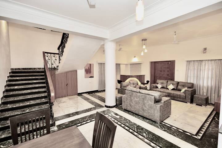 Living room image 3