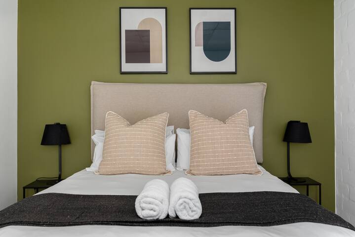 Iconic Bo Kaap Home with Views of Table Mountain gallery image 5