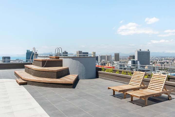 Iconic Bo Kaap Home with Views of Table Mountain gallery image 3