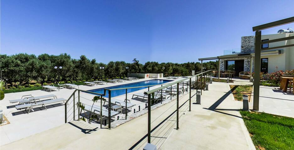Mitos Villas/Gerani-300sqm/8rooms+6baths/16+guests gallery image 4