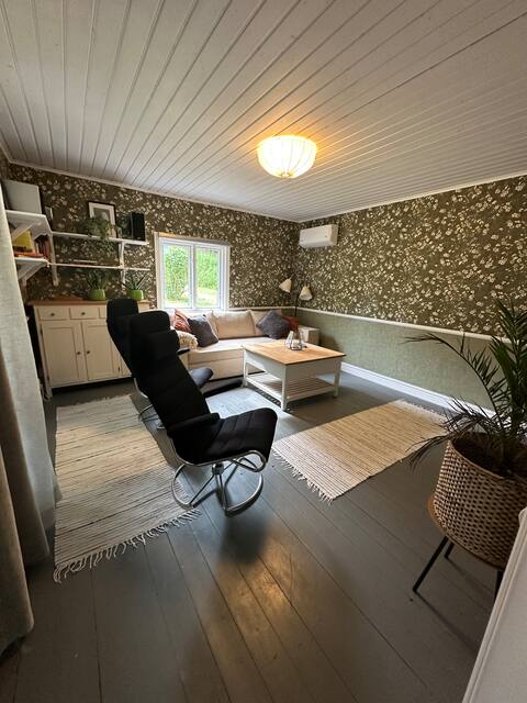 Top Airbnb: Lillstugan at Stubbarp in Skurup