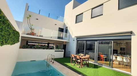 Centrally located Spa-Relax House: Sauna, Jacuzzi and pool.