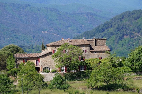Quiet cottage with swimming pool in Mas with view