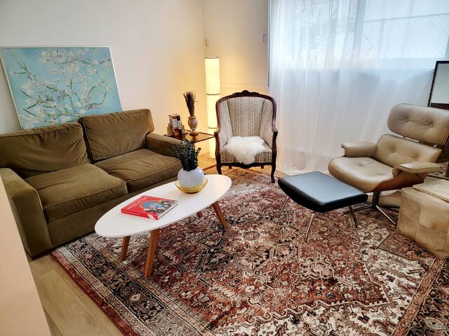 Vancouver Special Guest Suite