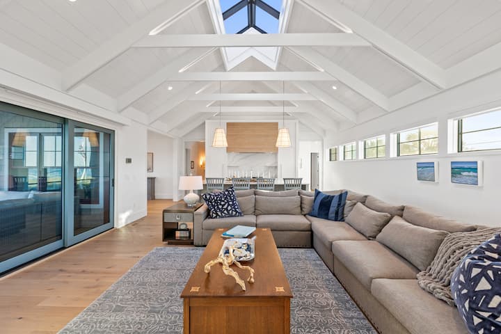 5 Star Ocean Front Retreat! - Southport, NC