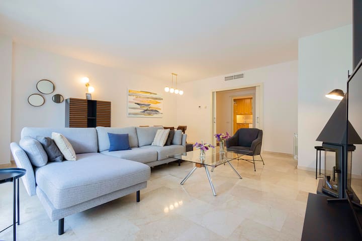 Apartment for 6, spacious and bright in Bonanova gallery image 3