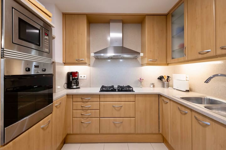 Apartment for 6, spacious and bright in Bonanova gallery image 4