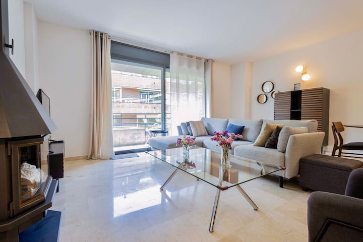 Apartment for 6, spacious and bright in Bonanova