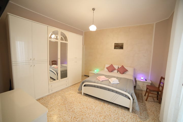 საძინებელი 1