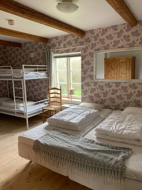 Small 2 bedroom apartment