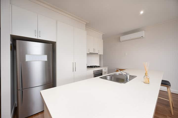 Leafy Cottage Close To Cbd Free Osp Parking - St Albans, Australia