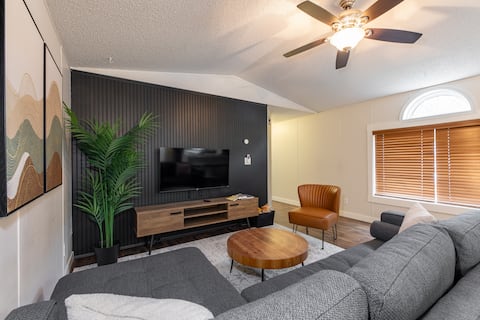 Popular Airbnb listing: Hinton/Jasper Adventure Base in Hinton