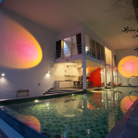 halaman aura - seaside house with big private pool