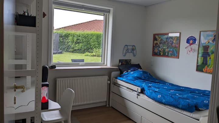 საძინებელი 1