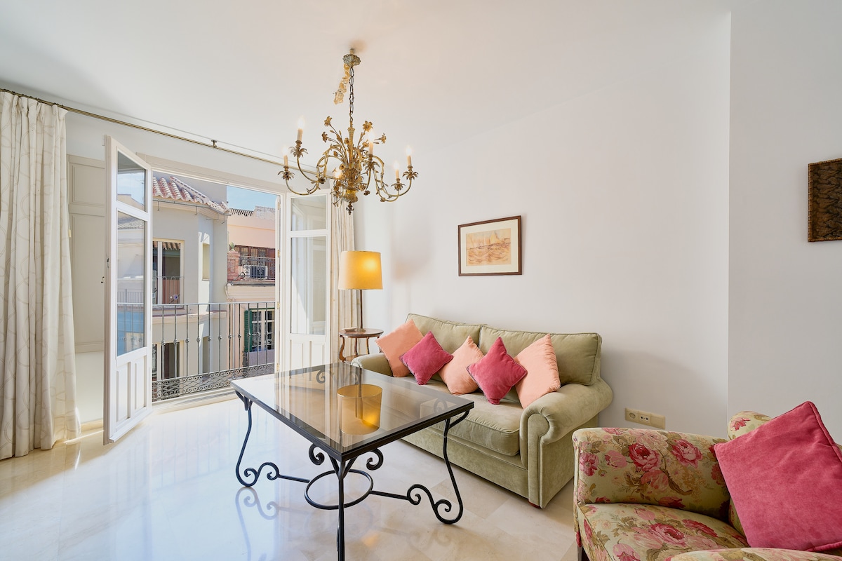 Popular Airbnb listing: Prime Location/Pedestrian Area in San Felipe Neri