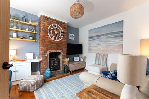Popular Airbnb listing: Beautiful cosy refurbished family home in Cowes in Cowes