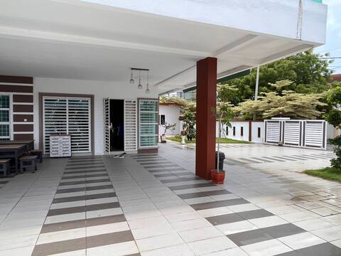 Big Land Theme House in Sitiawan