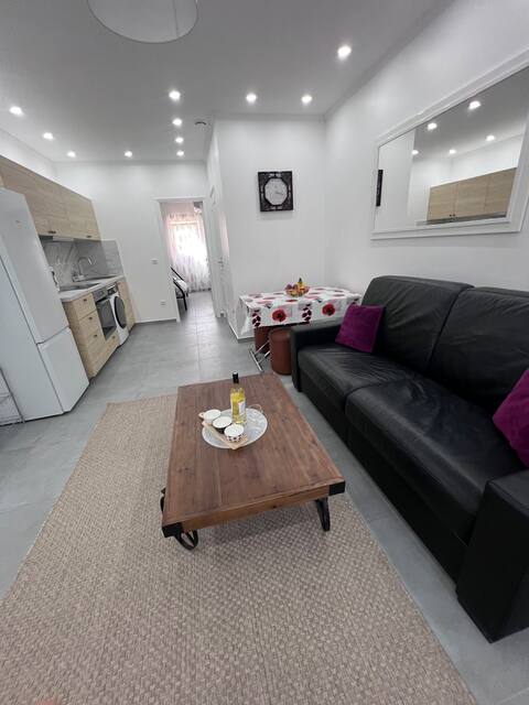 Propriété Airbnb réussie: Refurbished T3 villa lower level à Hyères