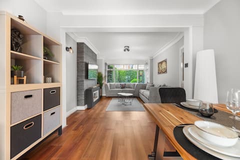 Successful Airbnb property: 10%OFF|WeeklyStay|Family|Leisure|Parking|Sleeps5 in West Yorkshire