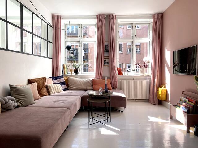 Big and beautiful apartment. Perfectly located. gallery image 3