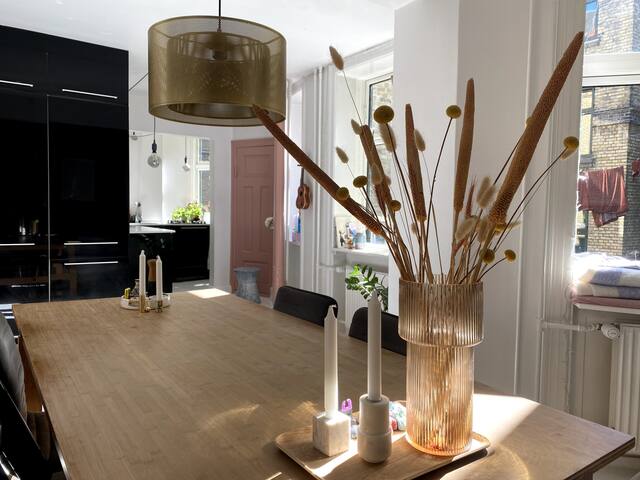 Big and beautiful apartment. Perfectly located. gallery image 4