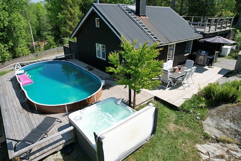 House in Grisslinge with pool.