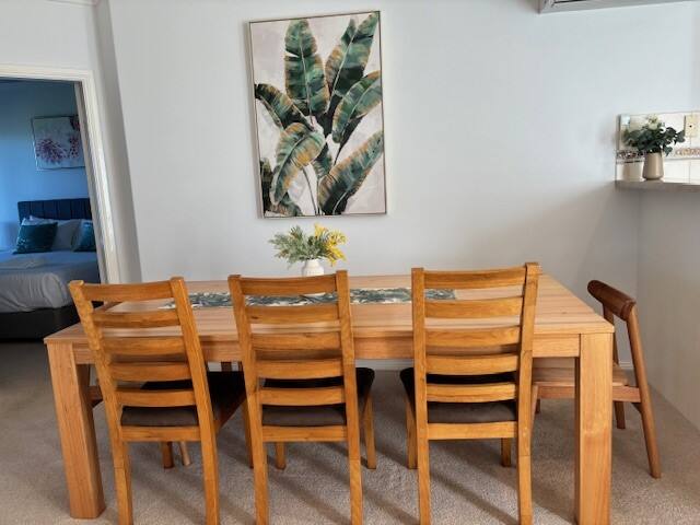 Apt 13 Meridian Beachside Apartments gallery image 3