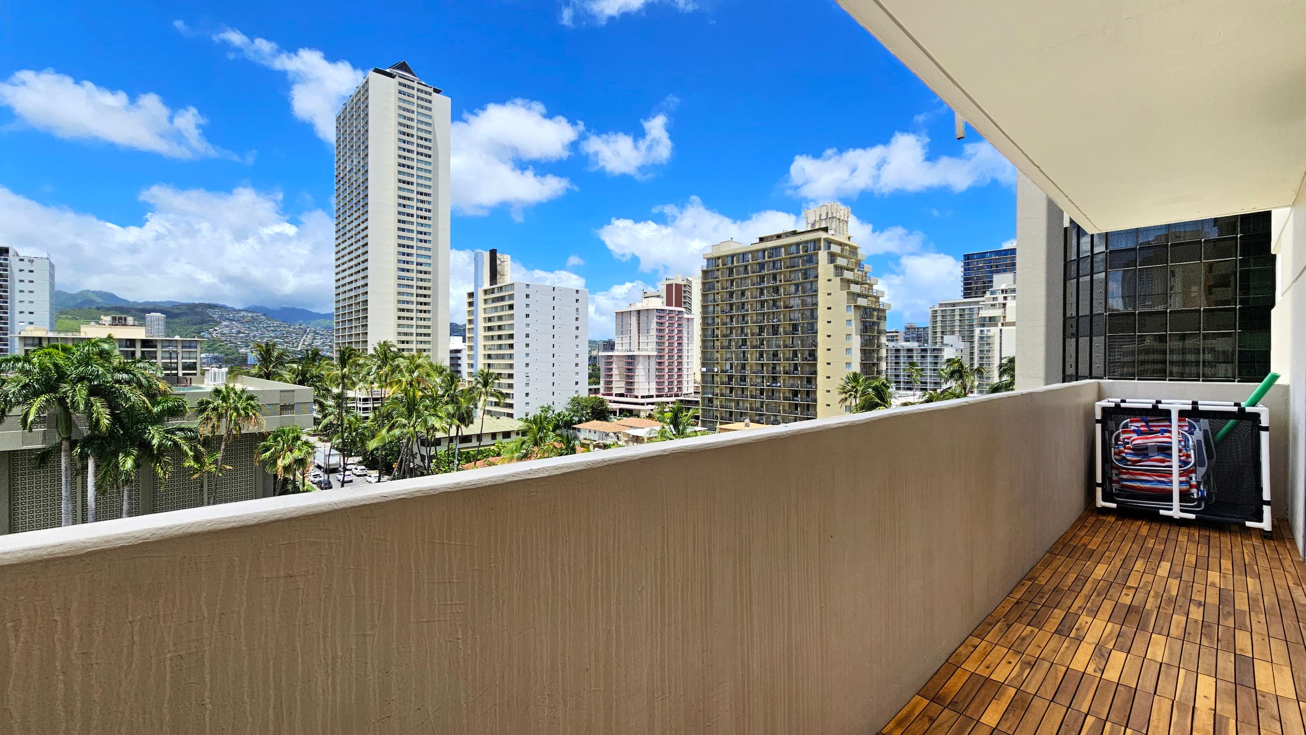 New! Gorgeous Boutique King Studio w/Parking~ - Image 29