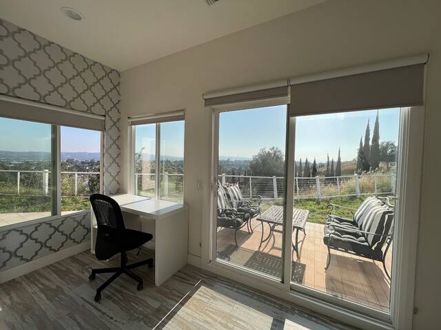 Huge 2 Master 5 bedrm 4 bathrm View King Pool Pet gallery image 3