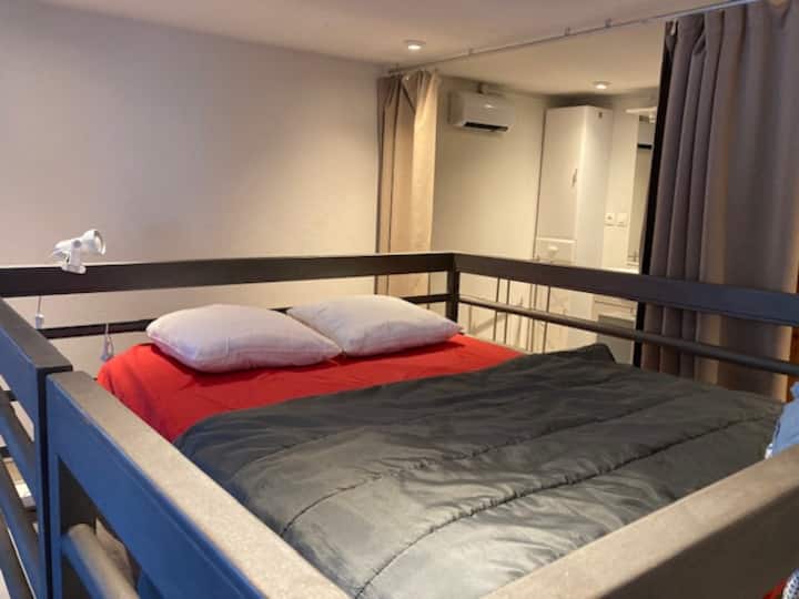 غرفة النوم 1: سرير مزدوج 140 × 190