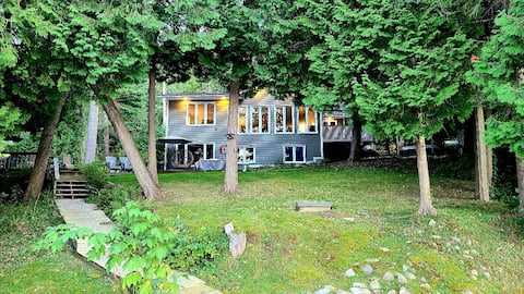Beautiful Home On Trout Lake!