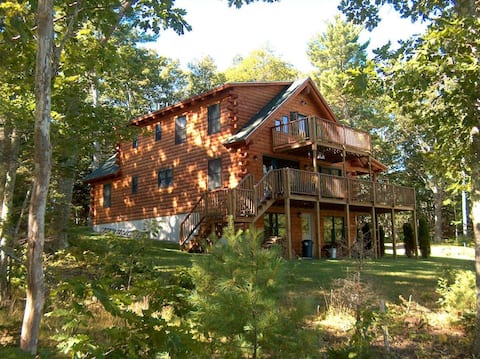 The Oasis - Bay Front, Hot Tub, Fireplace, Firepit