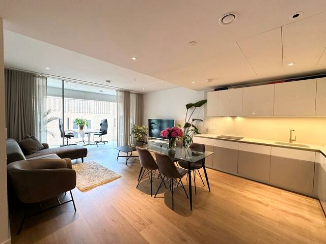 Luxury 2 Bedroom in Battersea