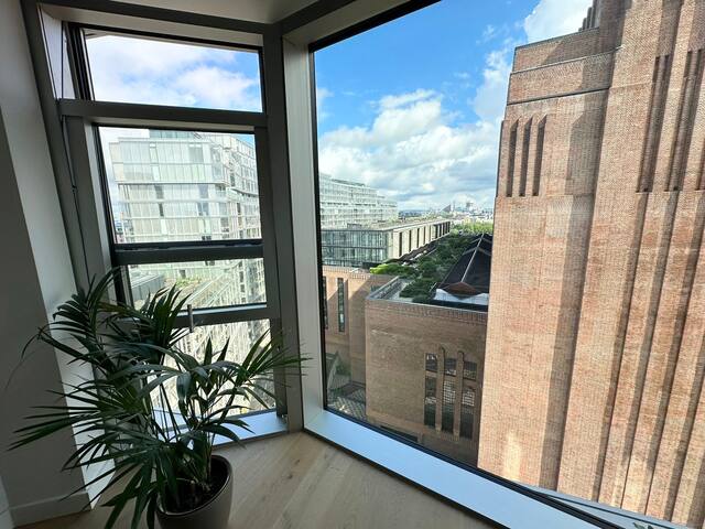 Luxury 2 Bedroom in Battersea gallery image 5